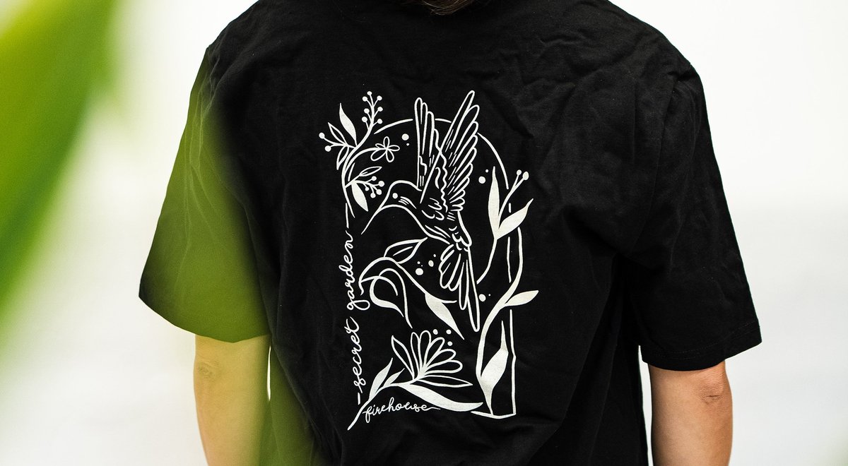 Firehouse – The Secret Garden Shirt, schwarzes Shirt mit Kolibri Sujet