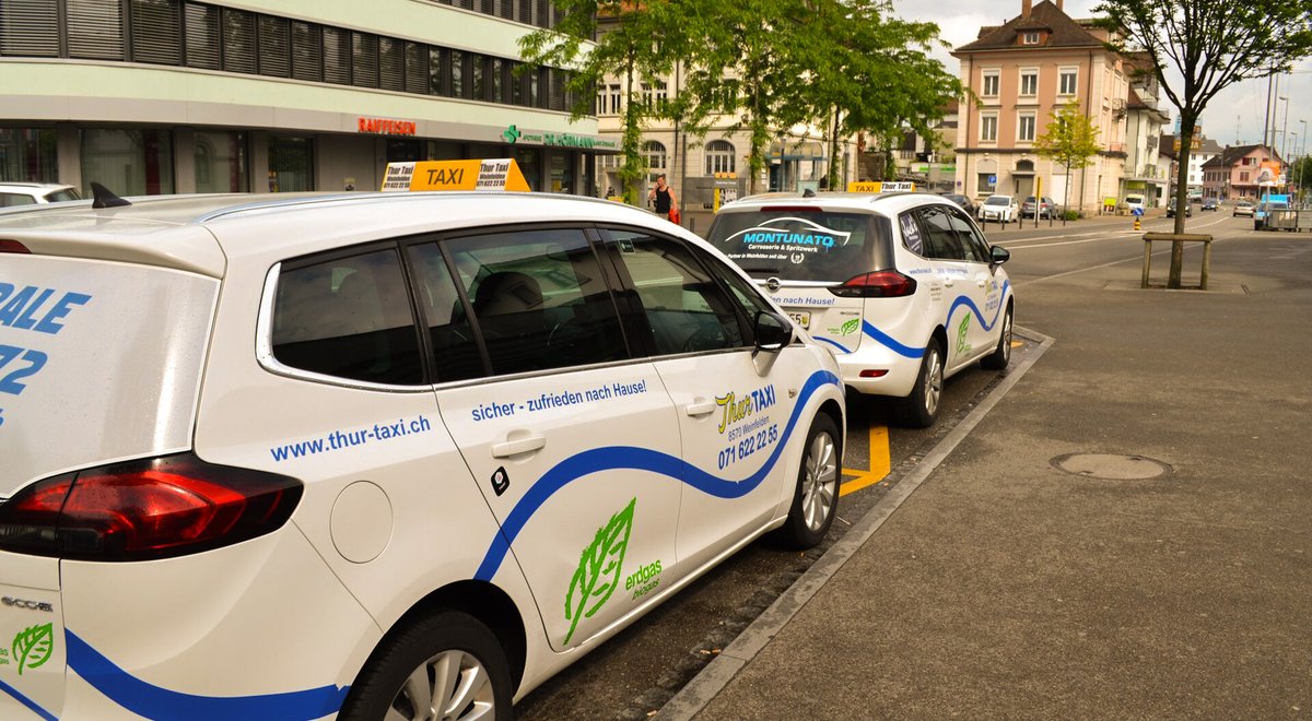 Taxis von ThurTaxi auf der Strasse